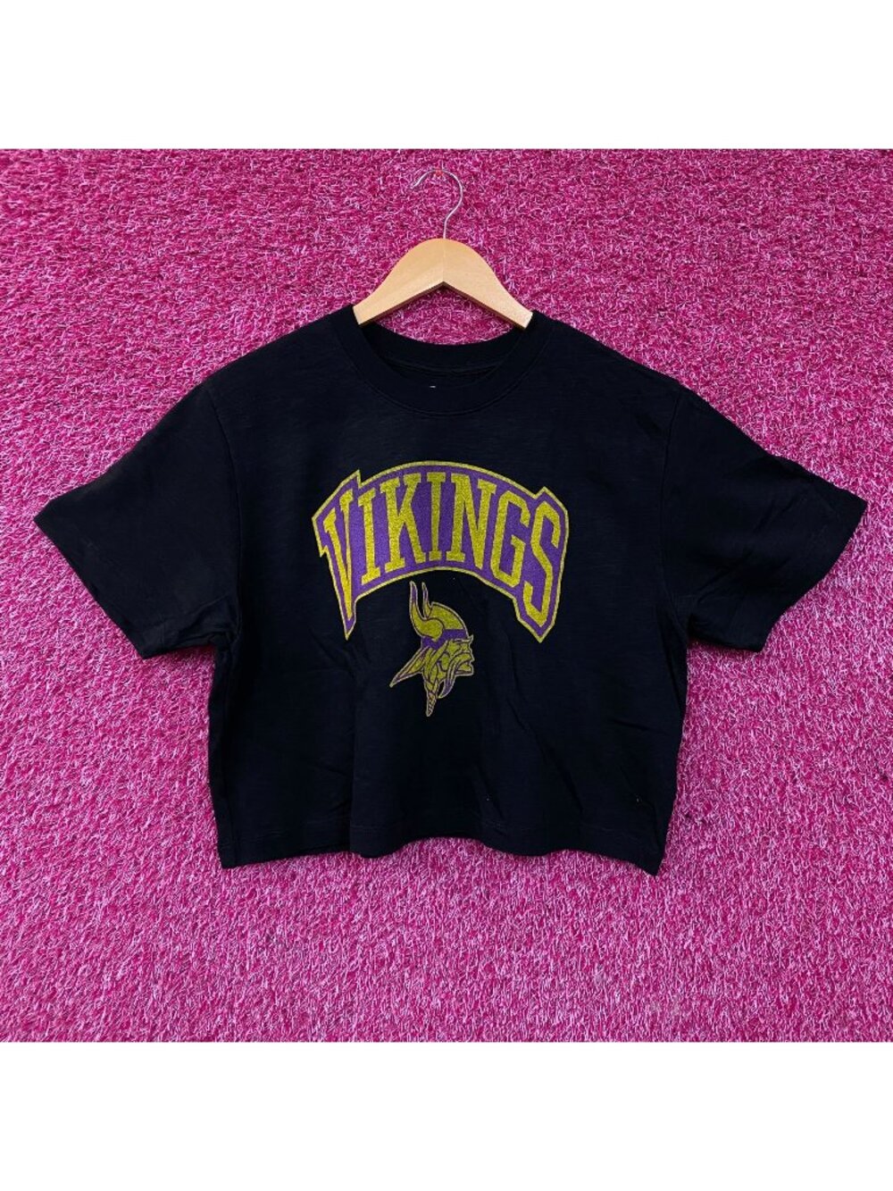 Junk Food Clothing Minnesota Vikings Women's Mock Neck Crop Tee Large